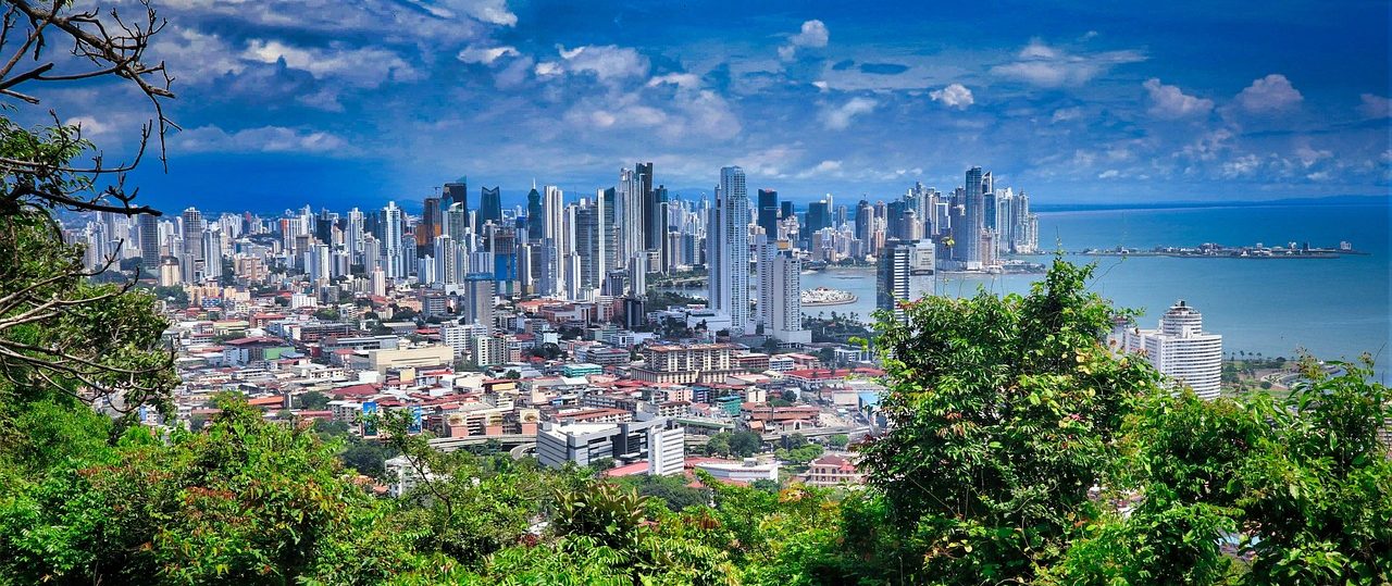 Gateway to Panama. Just 40 miles from the Panama border, with views toward Panama City—one property, access to two markets.